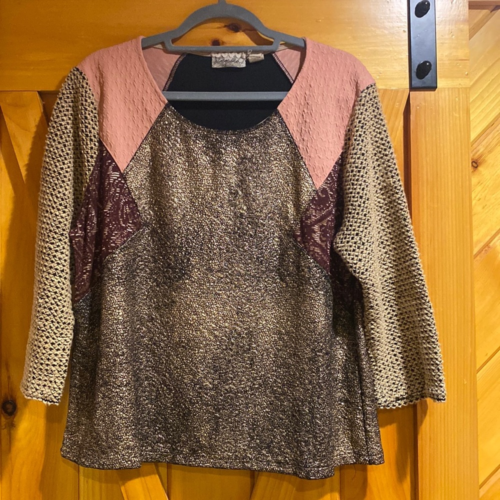 Gimmicks by BKE 3/4 length sleeve shirt.